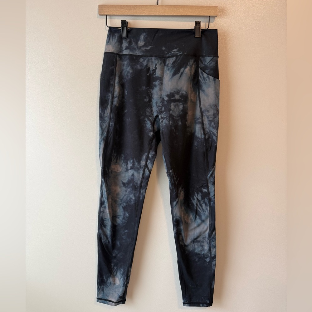 Alphalete Blue and Gray Tie-Dye Leggings